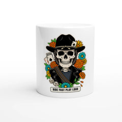 Tazza in ceramica bianca con la calavera «Ride Fast Play Loud» delle Calaveras del Rock, vista di fronte