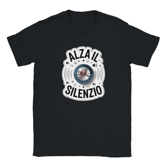T-shirt nera con la scritta «Alza il silenzio»