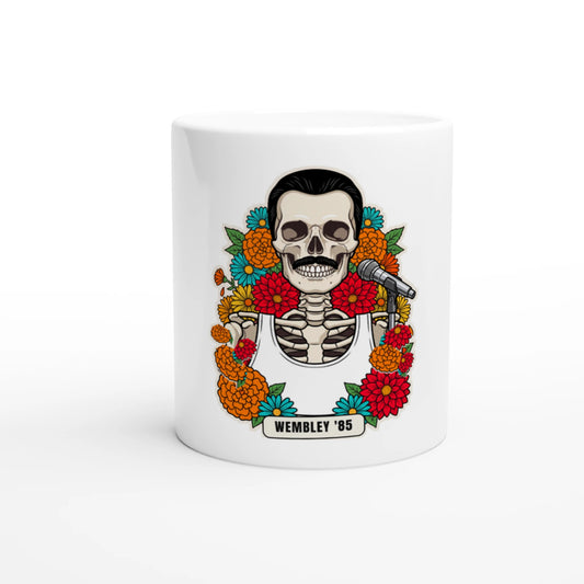 Tazza in ceramica bianca con la calavera «Wembley '85» delle Calaveras del Rock, vista di fronte