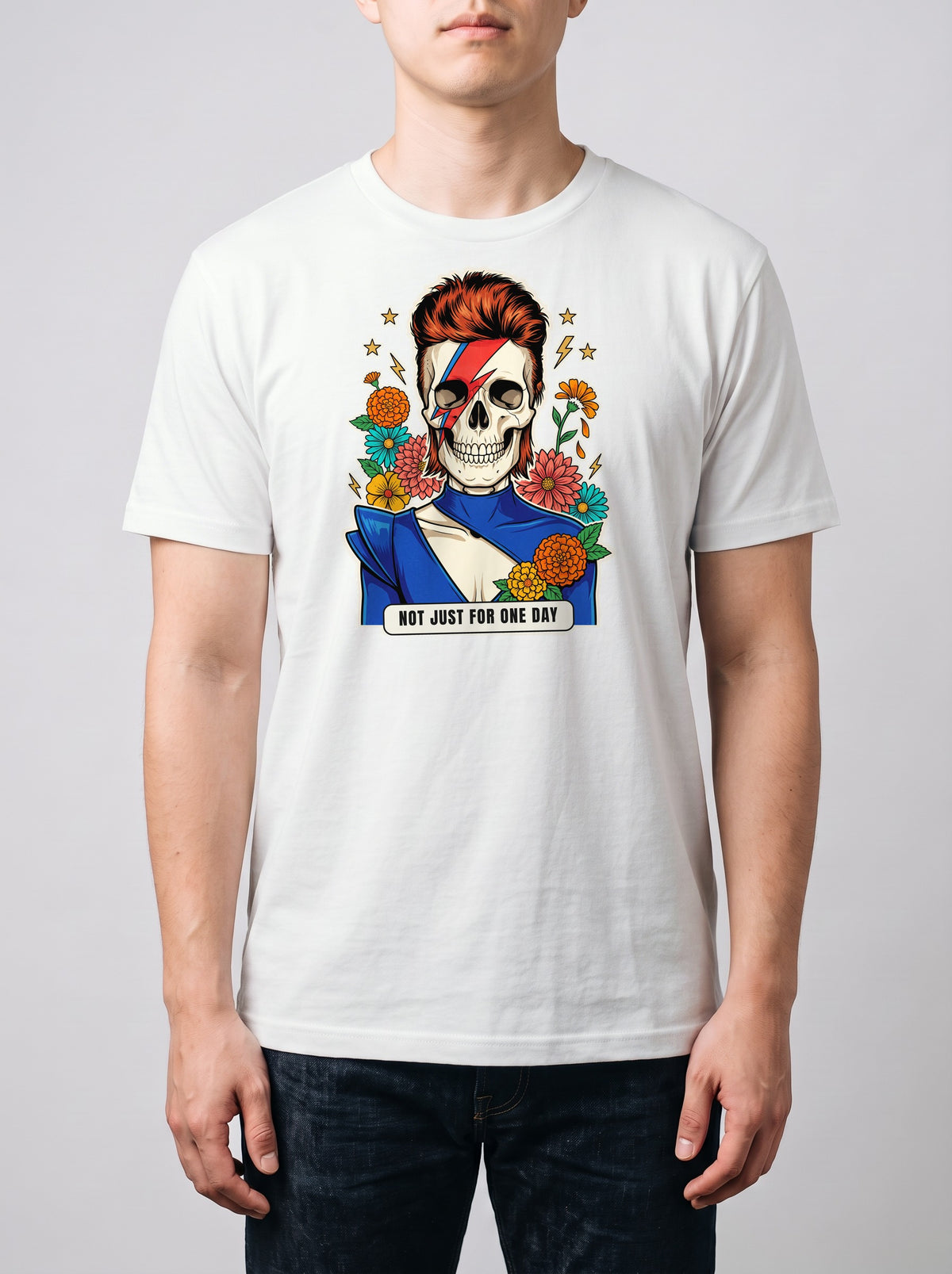 Corporatura media, 180 cm per 78 kg, con la t-shirt Premium bianca Not Just For One Day in taglia L (ricostruzione al computer)
