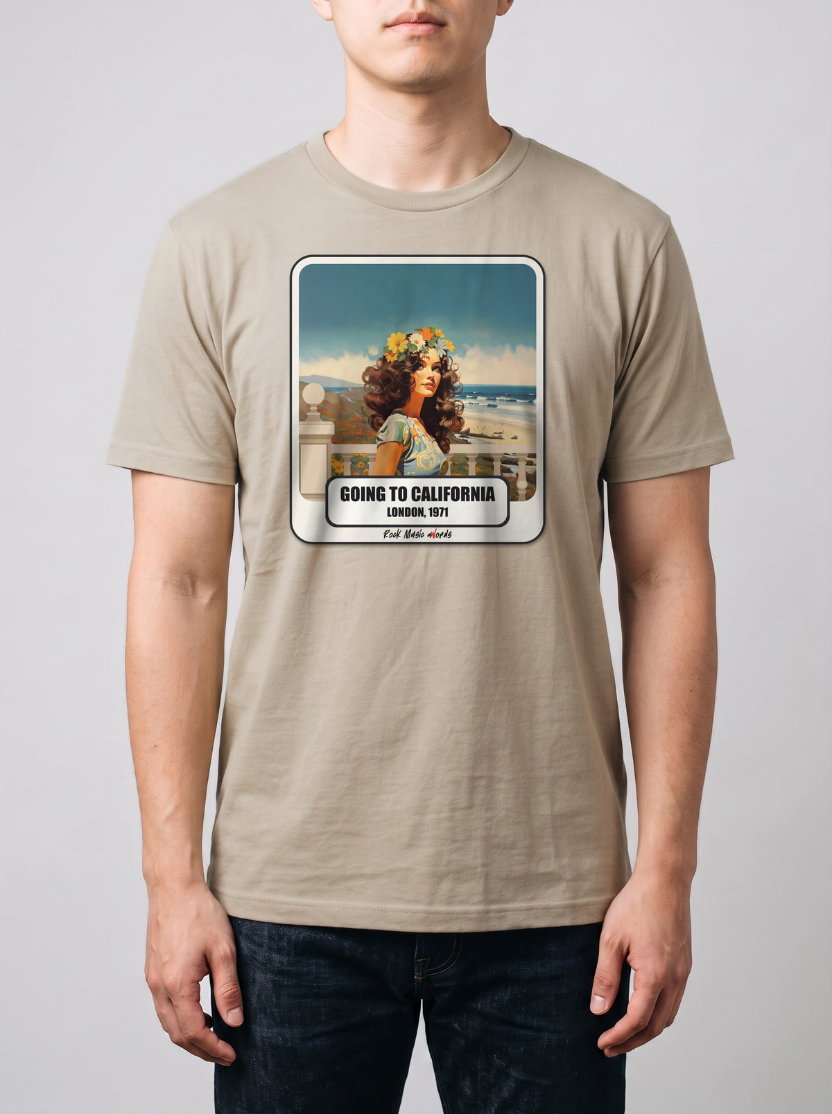 Corporatura media, 180 cm per 78 kg, con la t-shirt color sabbia «Going to California – London, 1971» in taglia L (ricostruzione al computer)