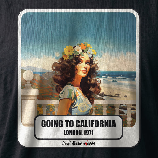 La stampa da vicino sulla t-shirt nera: «Going to California – London, 1971», sul cotone (ricostruzione al computer)
