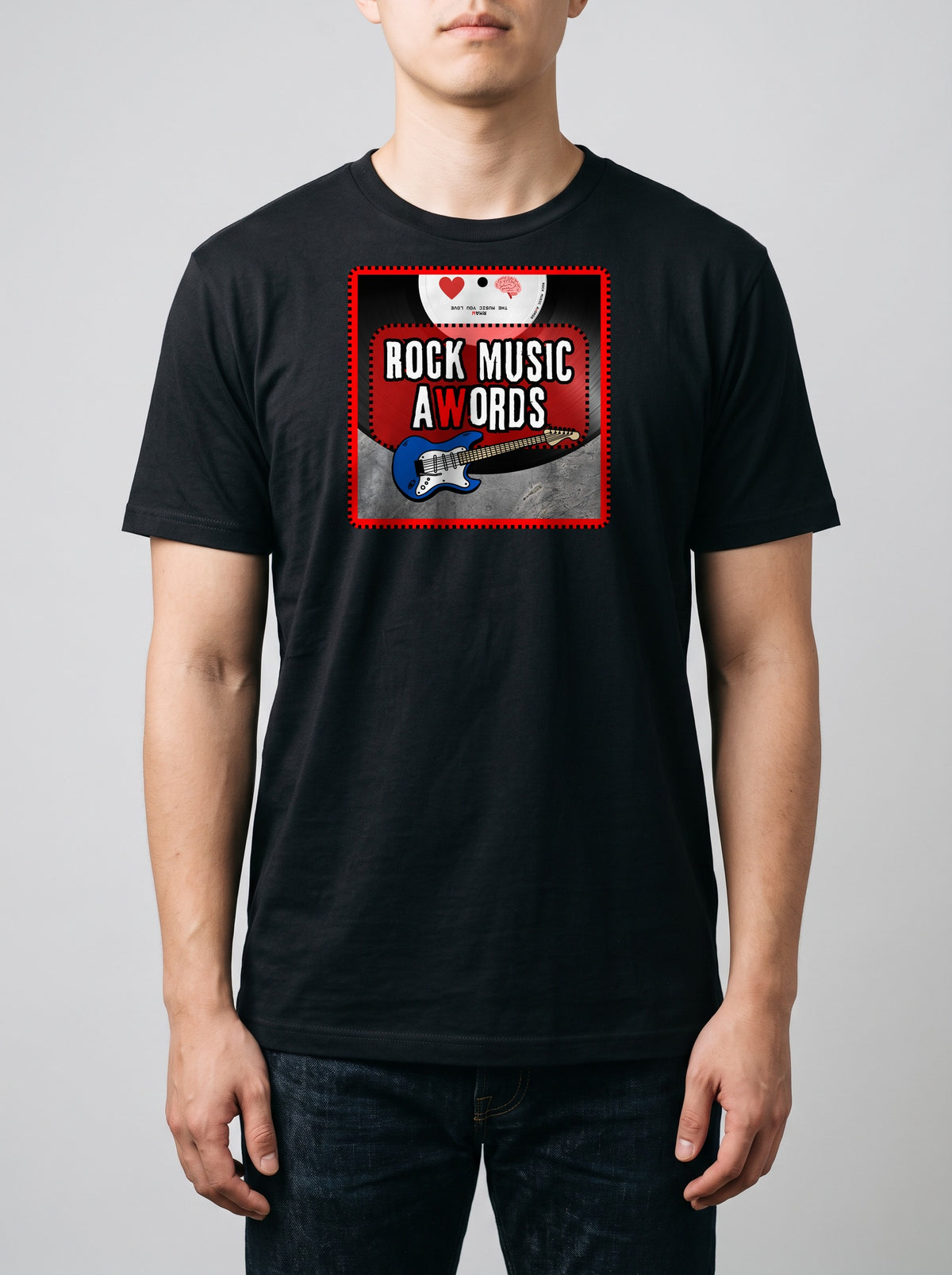 Prova sul modello — corporatura media, 180 cm per 78 kg, indossa la taglia L, versione «logo Rock Music aWords quadrato» (ricostruzione al computer)