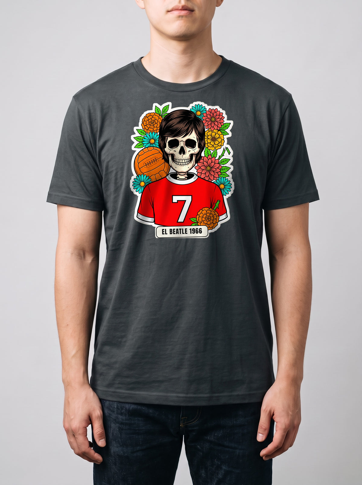 Corporatura media, 180 cm per 78 kg, con la t-shirt grigio antracite El Beatle 1966 in taglia L (ricostruzione al computer)