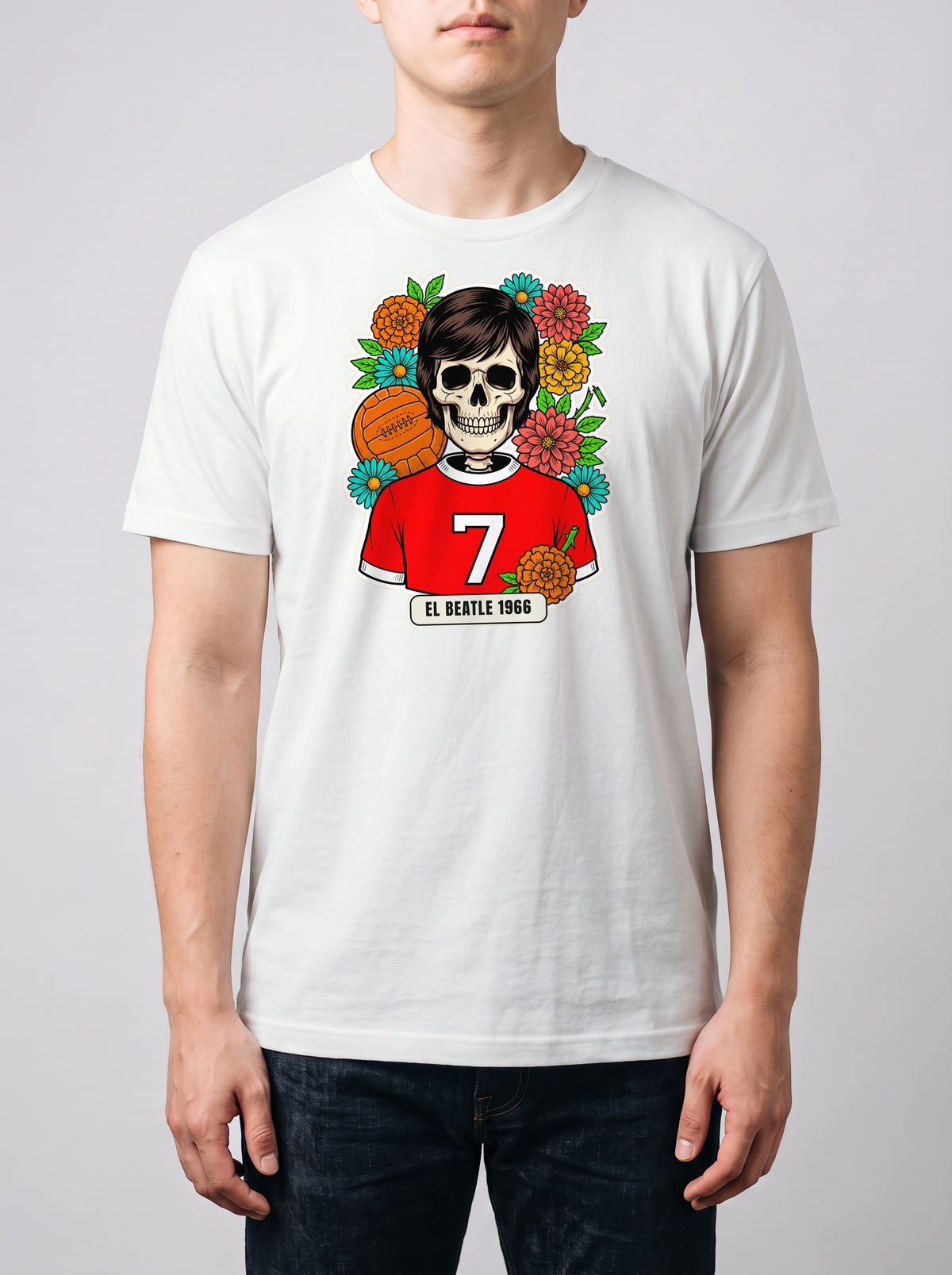 Corporatura media, 180 cm per 78 kg, con la t-shirt bianca El Beatle 1966 in taglia L (ricostruzione al computer)