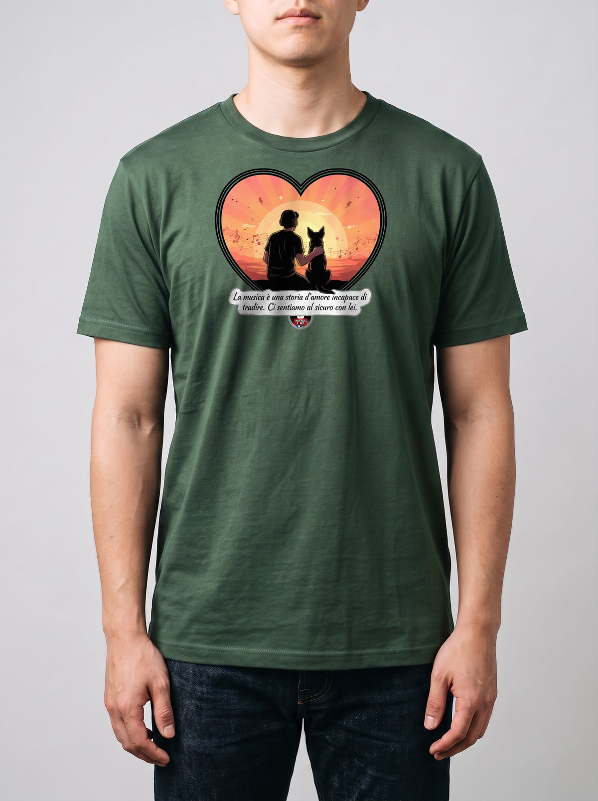Corporatura media, 180 cm per 78 kg, con la t-shirt verde militare «La musica è una storia d'amore incapace di tradire» in taglia L (ricostruzione al computer)