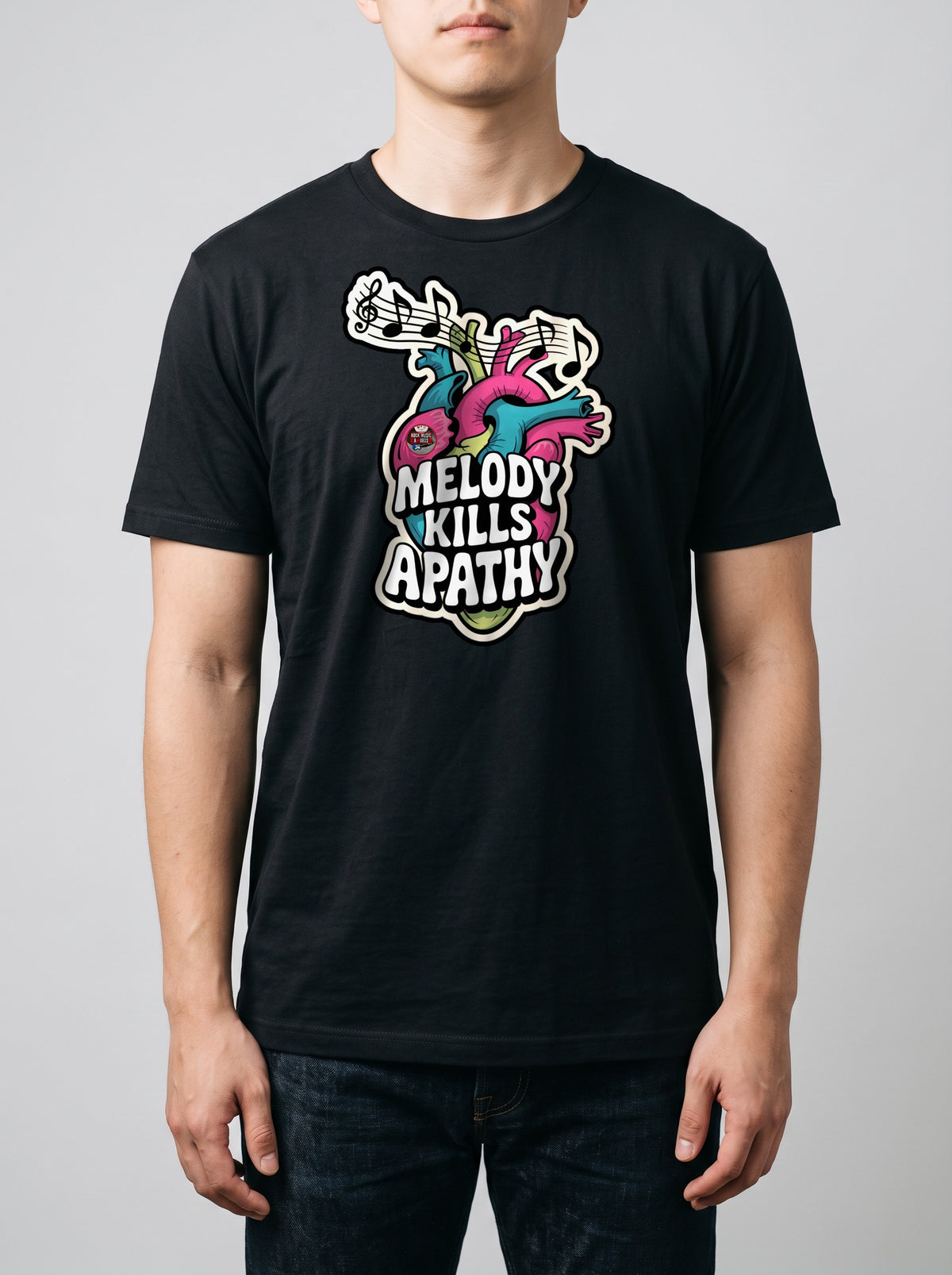 Prova sul modello — corporatura media, 180 cm per 78 kg, indossa la taglia L, versione «Melody kills apathy» (ricostruzione al computer)